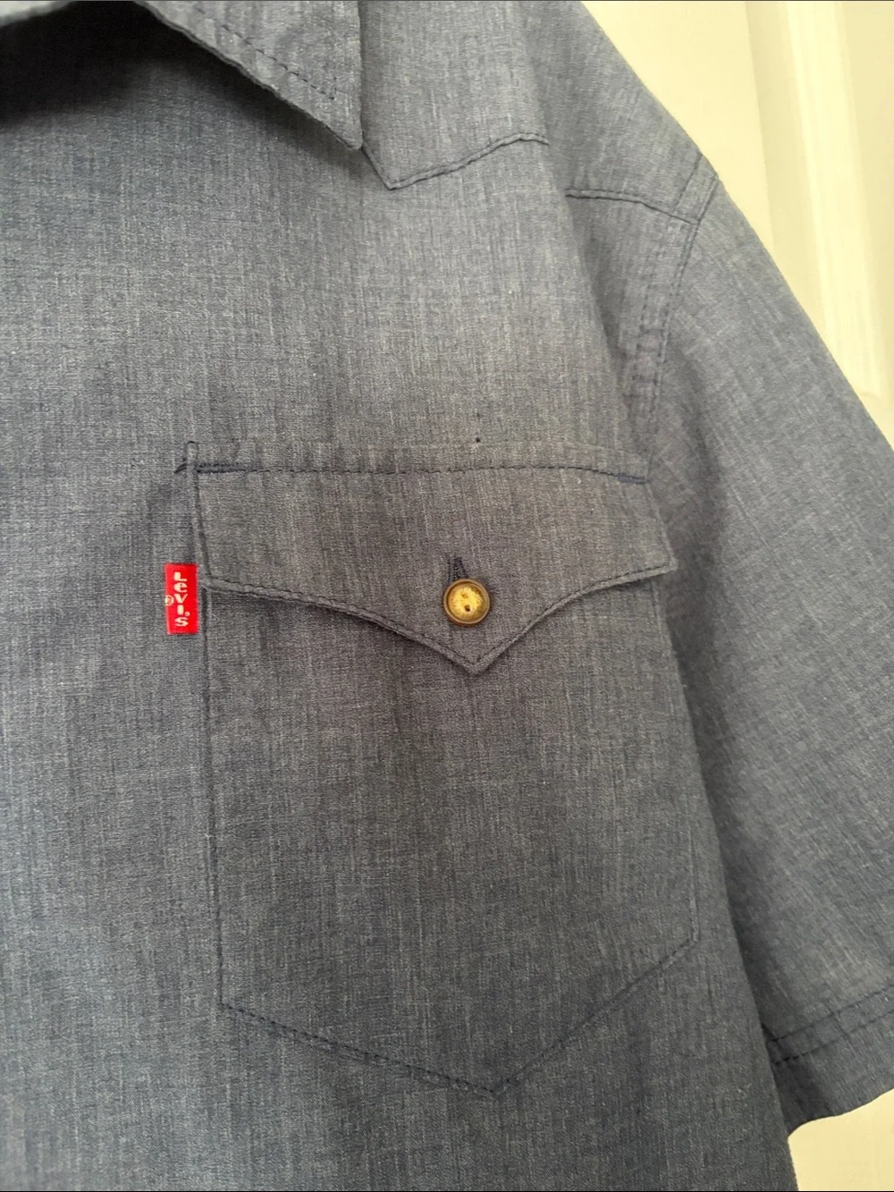 Levi's Men's Short-Sleeve Button-Front Western style shirt